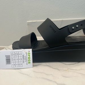 Crocs Brooklyn  low wedge brand new size 8 black